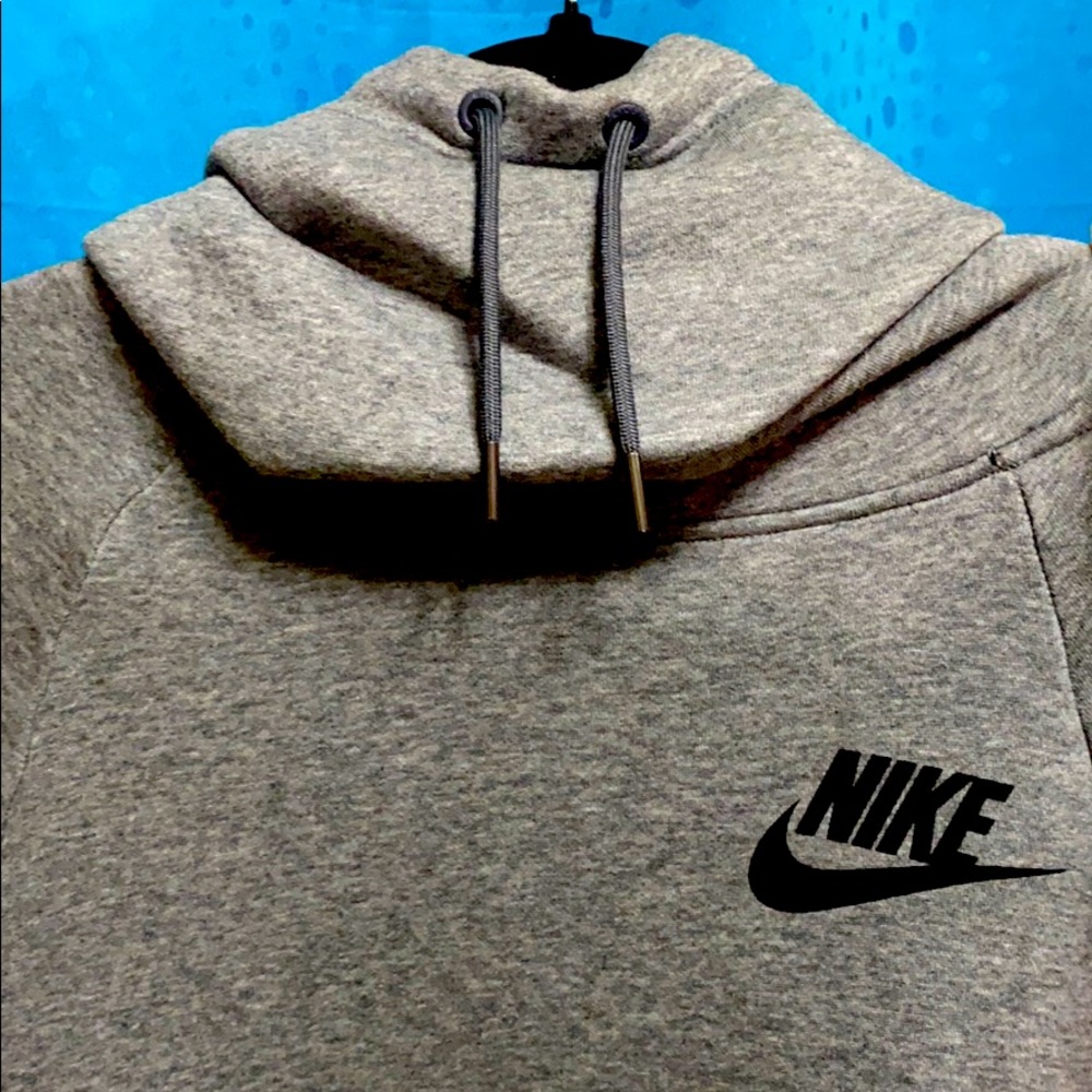 Nike Pullover Hoodie in Grey - Picture 2 of 3
